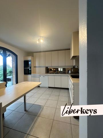 Maison familiale 7 pièces de 209m² et 1250m² de terrain - Millery