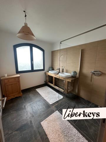 Maison familiale 7 pièces de 209m² et 1250m² de terrain - Millery