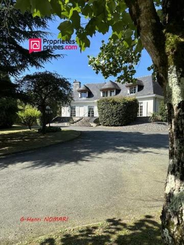 Maison Chateaubriant 10 pièce(s) 280 m2, 6 chambres , 10834m² de terrain