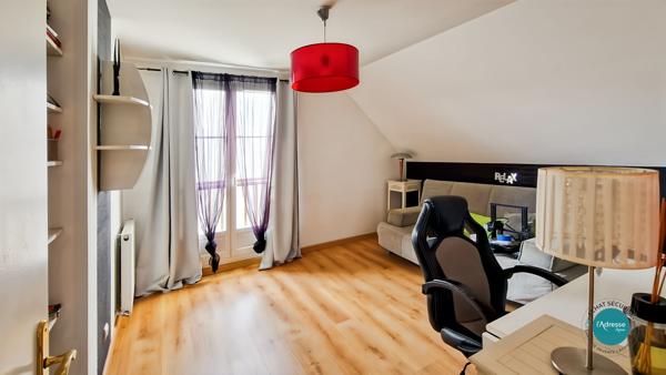 Maison Mennecy 9 pièce(s) 226 m2