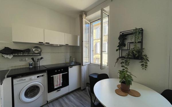 Appartement à louer    2 pièces •  Marseille 5