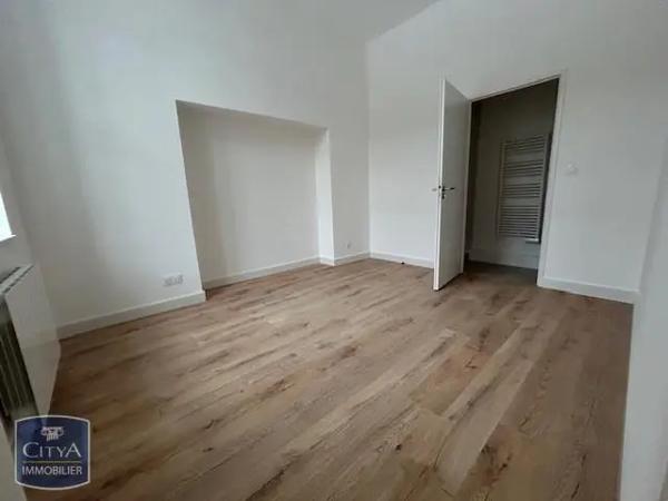 Appartement à louer 4 pièces 82.6m²