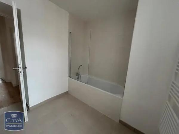 Appartement à louer 4 pièces 82.6m²