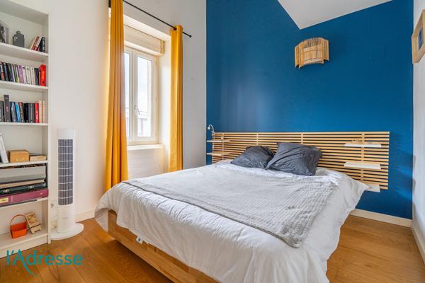 BORDEAUX CHARTRONS - T3 rénové avec terrasse sans vis à vis..