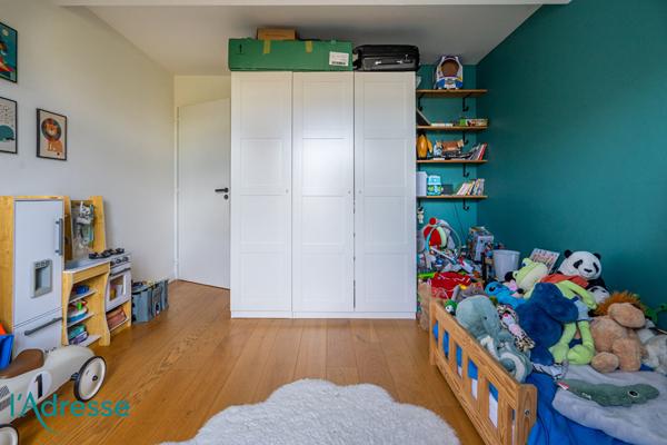 BORDEAUX CHARTRONS - T3 rénové avec terrasse sans vis à vis..