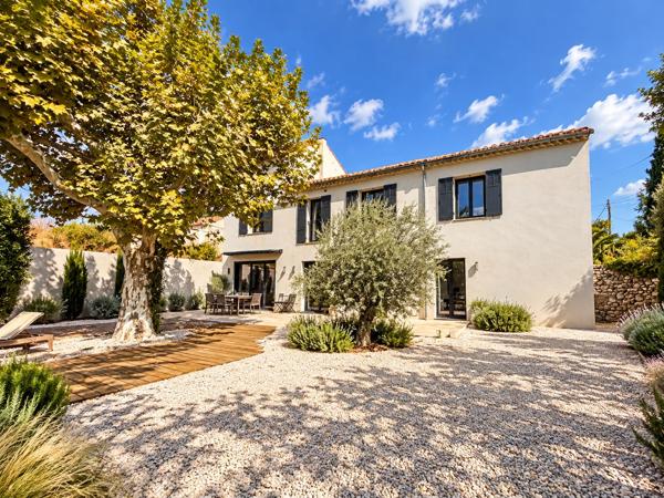 Bastide ancienne entièrement rénovée 170m2 sur 900m2 de terrain