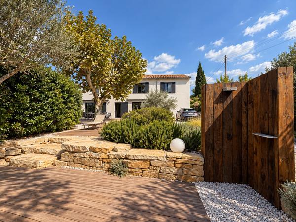 Bastide ancienne entièrement rénovée 170m2 sur 900m2 de terrain