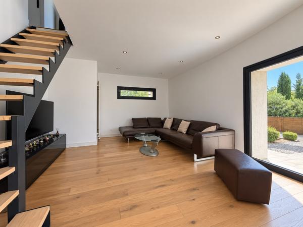 Bastide ancienne entièrement rénovée 170m2 sur 900m2 de terrain