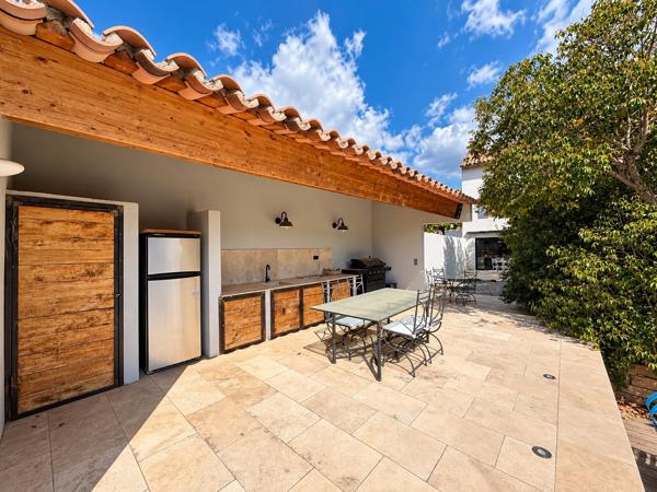 Bastide ancienne entièrement rénovée 170m2 sur 900m2 de terrain