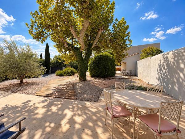 Bastide ancienne entièrement rénovée 170m2 sur 900m2 de terrain