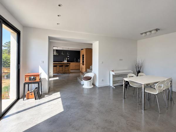Bastide ancienne entièrement rénovée 170m2 sur 900m2 de terrain