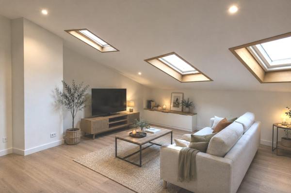Appartement T2/T3 Dernier étage - Immeuble Pierre