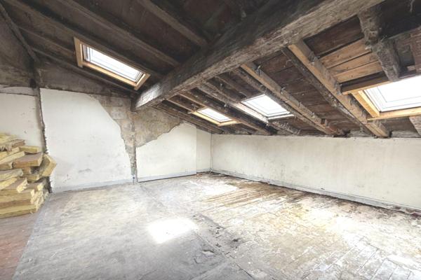 Appartement T2/T3 Dernier étage - Immeuble Pierre