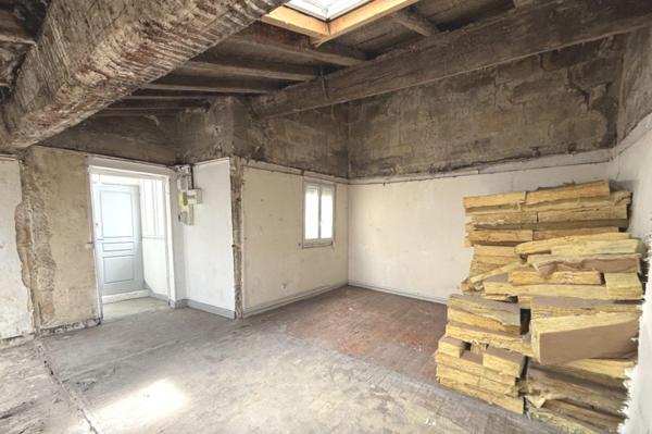 Appartement T2/T3 Dernier étage - Immeuble Pierre