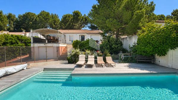 LES PENNES MIRABEAU - Maison T7 de 203m2 sur terrain de 1033m2 en situation dominante