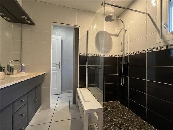 Maison à vendre |  Scaër |  5 pièces | 137 m²