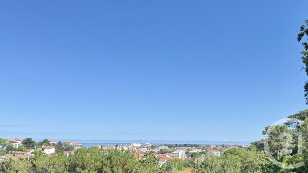 Appartement T3 à vendre  3 pièces - 64,70 m 2   BIARRITZ  - 64