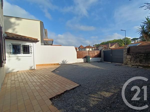 Appartement T3 à vendre  3 pièces - 64,70 m 2   BIARRITZ  - 64