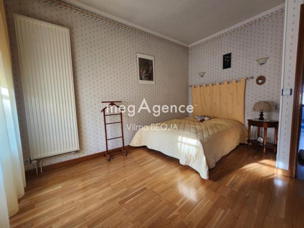 Maison à VILLENEUVE-LA-GUYARD, 89340 - 8 pièces 132m²