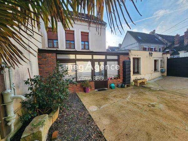 Maison à VILLENEUVE-LA-GUYARD, 89340 - 8 pièces 132m²