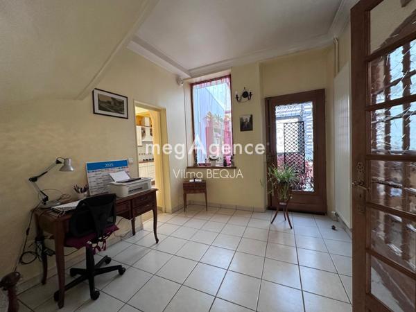 Maison à VILLENEUVE-LA-GUYARD, 89340 - 8 pièces 132m²