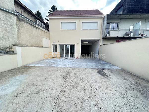 Location
                Immeuble5 Pièces -
                    VILLENEUVE LE ROI (94290)