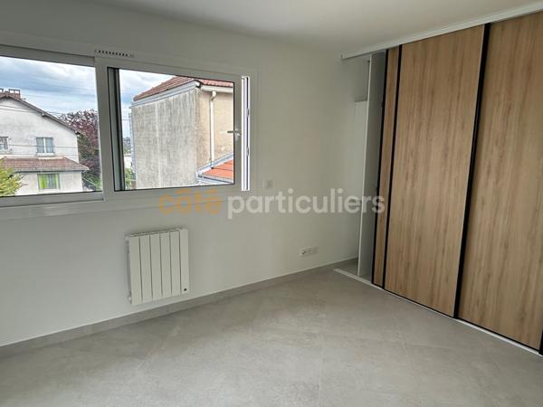 Location
                Immeuble5 Pièces -
                    VILLENEUVE LE ROI (94290)