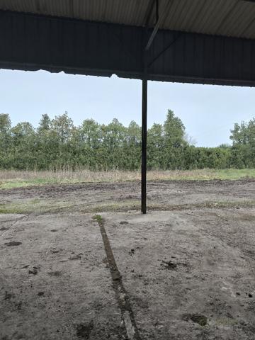Hangar à LE THOR (84250)