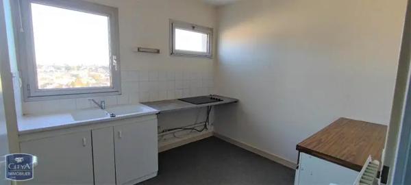 Appartement à louer 2 pièces 59.66m² Poitiers (86000)