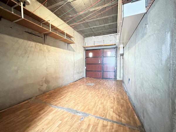 Maison mitoyenne, 4 chambres, garage, véranda, jardin