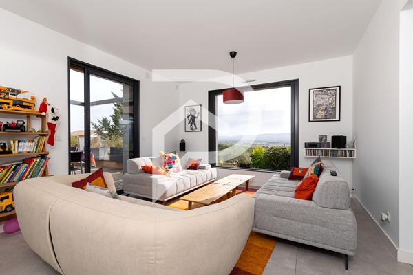 Maison 12 pièces 411 m2