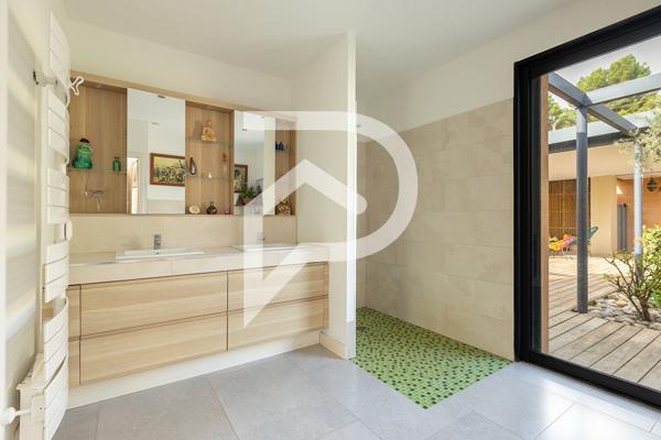 Maison 12 pièces 411 m2