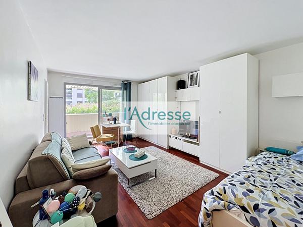 RESIDENCE ESTEREL - BALCON - CALME - SANS VIS A VIS