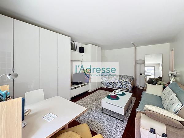 RESIDENCE ESTEREL - BALCON - CALME - SANS VIS A VIS