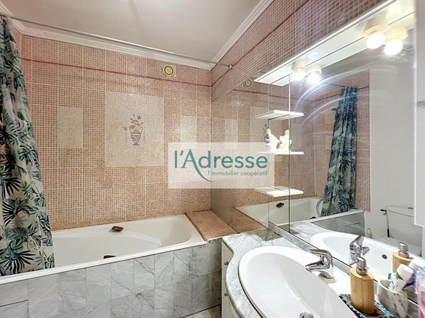 RESIDENCE ESTEREL - BALCON - CALME - SANS VIS A VIS