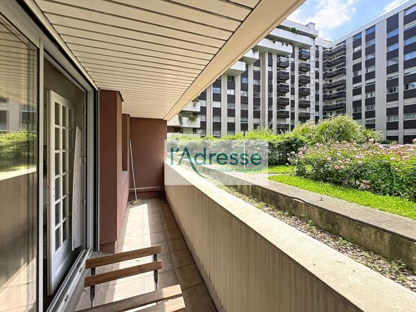 RESIDENCE ESTEREL - BALCON - CALME - SANS VIS A VIS