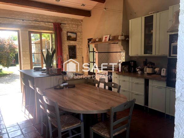 Bien de prestige en centre bourg.