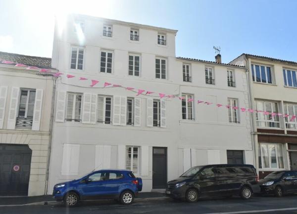 Appartement à louer    1 pièce •  Rochefort