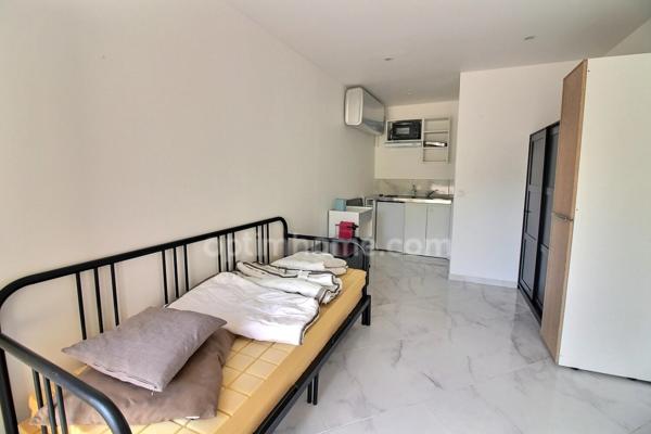 Appartement 3 pièces de 65 m2 en duplex + studio de 20 m2 avec parkings à vendre à CARRIERES SOUS POISSY (78)