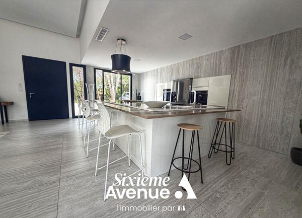 Maison 5 pièces 195 m2