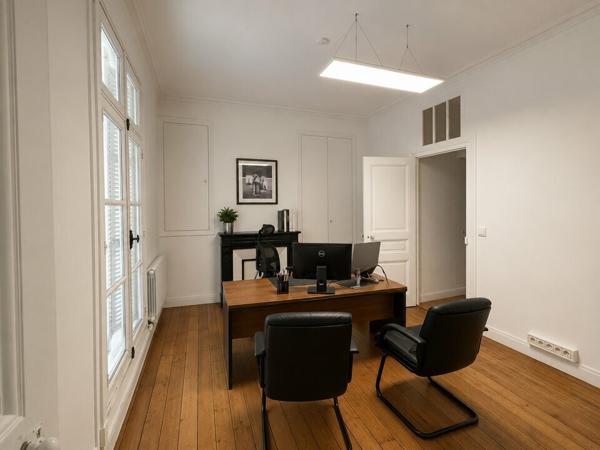 TOURS HYPERCENTRE BUREAUX A VENDRE 86 M² IMMEUBLE DE CARACTERE