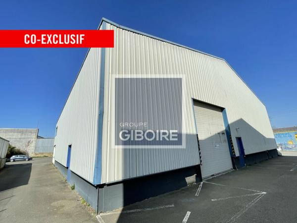 Local d'activites 612 m² à louer Périphérie Rennes (réf : 35.2582)