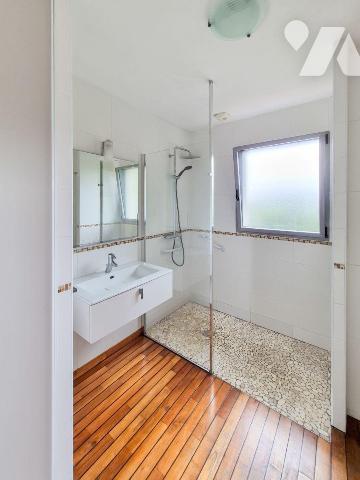 EXCLUSIVITE GUIPAVAS - Maison moderne de 122 m² avec 4 chambres et terrain de 1 318 m²

A 5 m...