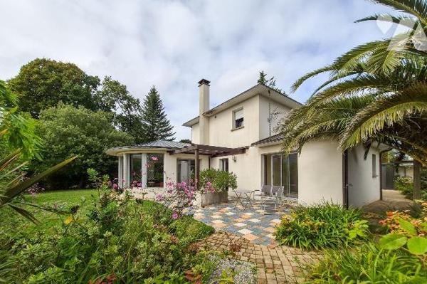 EXCLUSIVITE GUIPAVAS - Maison moderne de 122 m² avec 4 chambres et terrain de 1 318 m²

A 5 m...
