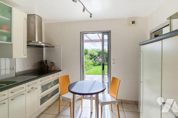 EXCLUSIVITE GUIPAVAS - Maison moderne de 122 m² avec 4 chambres et terrain de 1 318 m²

A 5 m...