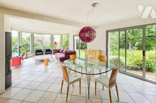 EXCLUSIVITE GUIPAVAS - Maison moderne de 122 m² avec 4 chambres et terrain de 1 318 m²

A 5 m...
