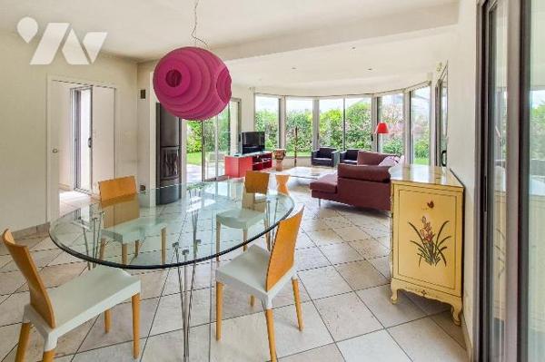 EXCLUSIVITE GUIPAVAS - Maison moderne de 122 m² avec 4 chambres et terrain de 1 318 m²

A 5 m...