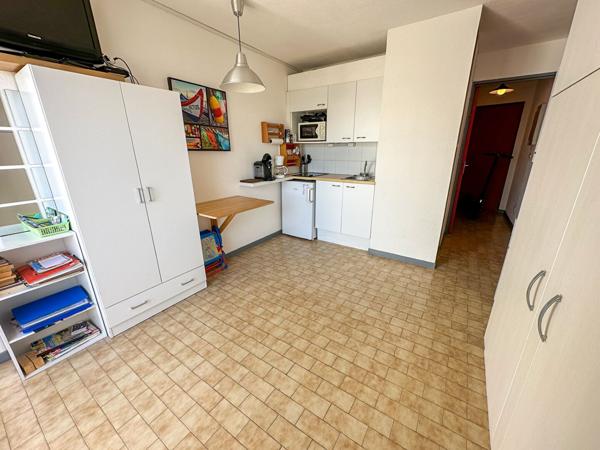 Studio cabine dans résidence avec piscine