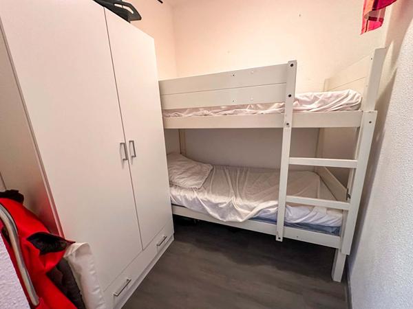 Studio cabine dans résidence avec piscine