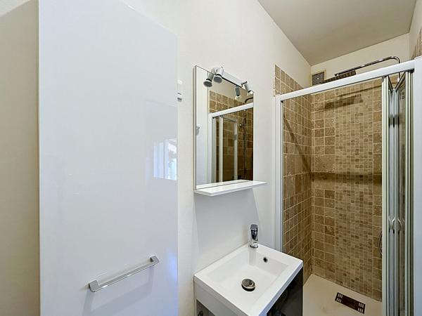 Maison d'architecte de 1984 - 180 m² - Propriété boisée aux portes de VIHIERS (49310)